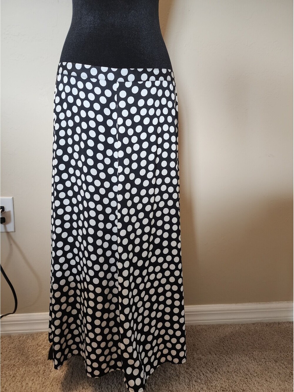 Banana Republic Women's Black and White Polka Dot Maxi Skirt Size Large